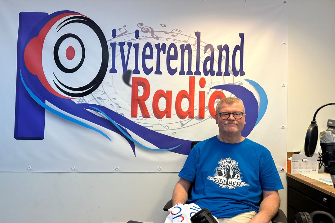 Patrick Kroon, de Bierboekschrijver, te gast in de studio van Rivierenland Radio